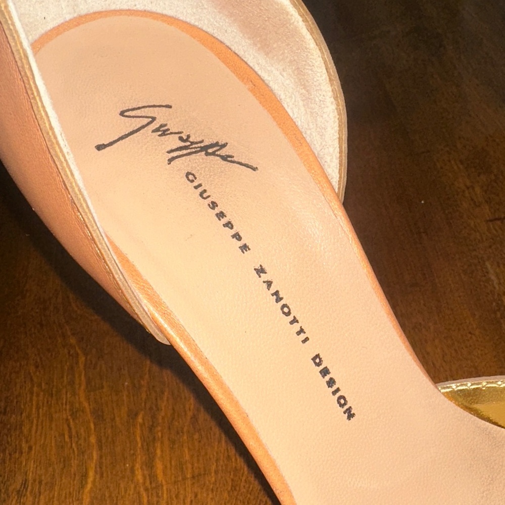 Giuseppe Zanotti Peach Heels - Picture 4 of 9